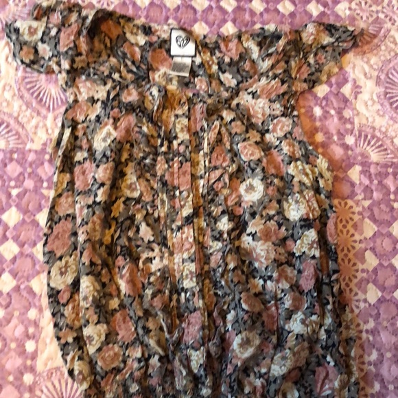 ⬇️Open Back Top🔽 - Picture 2 of 4